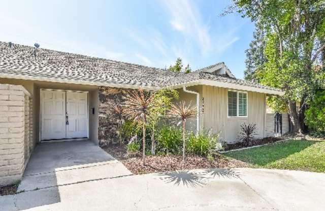 23448 Canzonet St Woodland Hills CA 91367 Unit: 1 Gallery 3