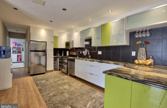 10026 MOSBY WOODS Drive unit: 165 Gallery 4