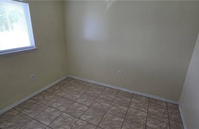 849 Motel Street E Gallery 1