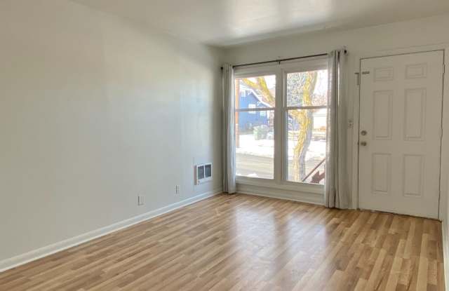 Convenient Location Gallery 3