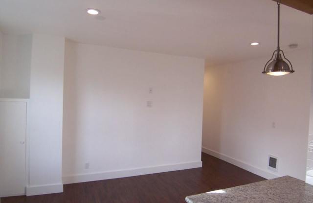 5500 35th Ave NE Gallery 3