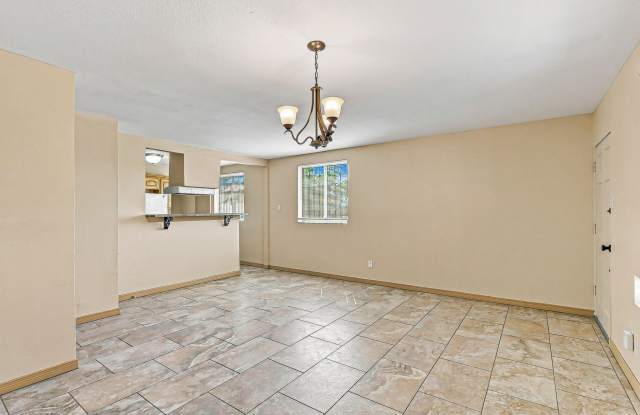 6399 Normandy Dr Gallery 4