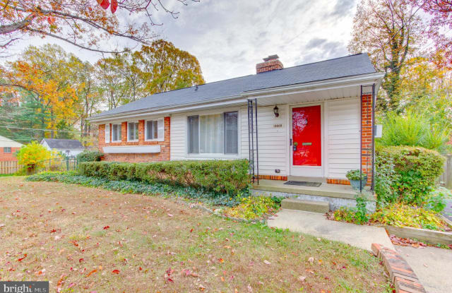 10809 WOODLAND DRIVE - 10809 Woodland Drive, Fairfax, VA 22030
