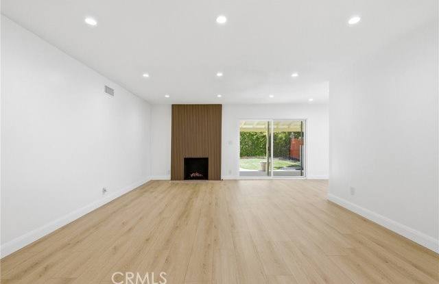 16507 Calahan Street Gallery 4