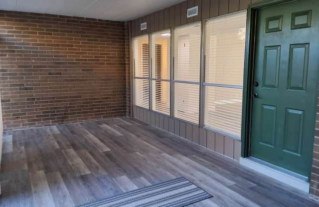 Knoxville 37923 - 2 bed 2 bath condo - call Sharon Arnwine 865-313-7215 photos photos Knoxville 37923 - 2 bed 2 bath condo - call Sharon Arnwine 865-313-7215 photos photos