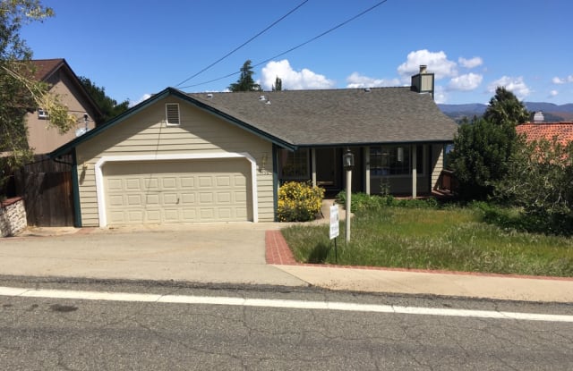 8290 Broadview Dr - 8290 Broadview Drive, Lake County, CA 95451