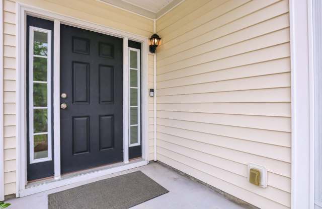 End Unit Townhome For Lease in Godley Park Gallery 4