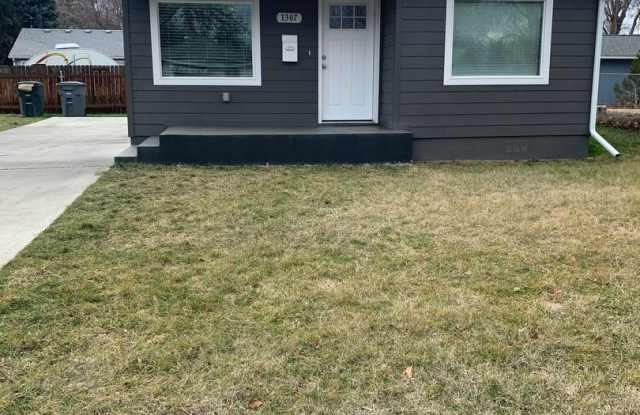 Adorable Two Bedroom One Bath on Cul De Sac in Richland!! Gallery 3