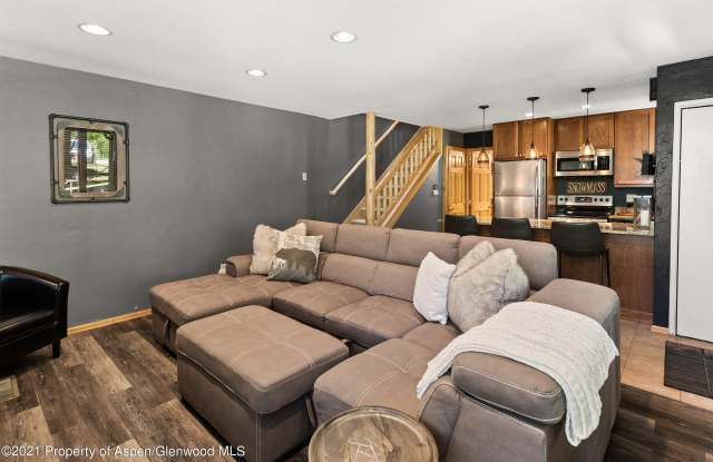 135 Carriage Way Gallery 2