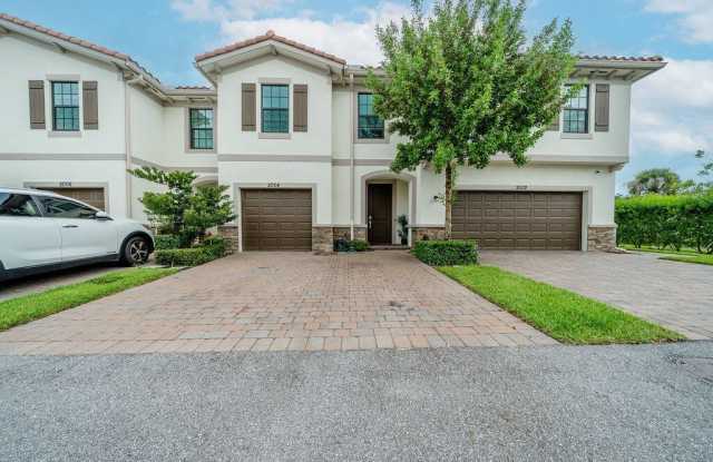 2004 Sugar Maple Drive photos photos