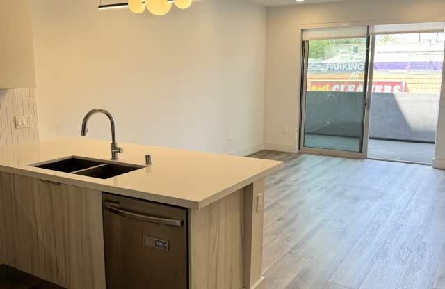 6535 Melrose Ave - 6535 Melrose Avenue, Los Angeles, CA 90038