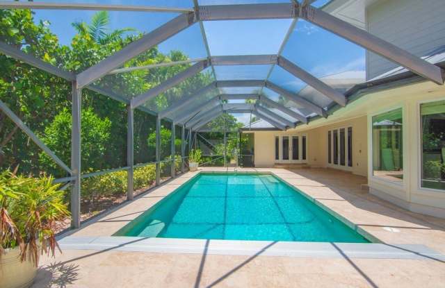 1575 Shorelands Drive E photos photos
