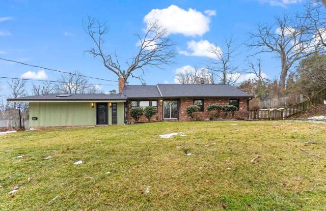 Park-Like Retreat Minutes from Old Town Alexandria photos photos