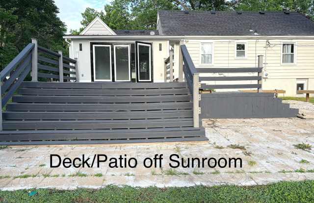 Charming 3-bedroom, 2-bath Cottage on a Spacious 1-Acre Lot. photos photos