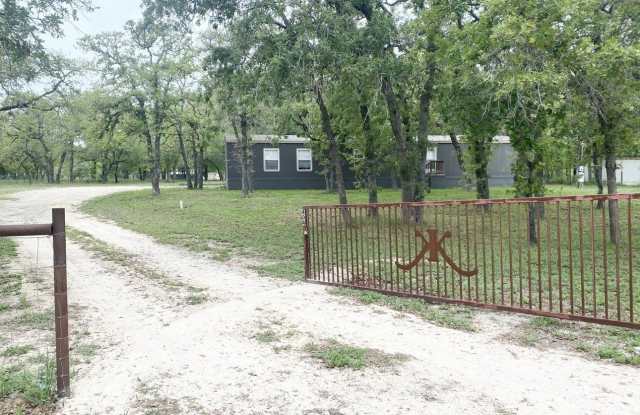 404 Hollow Oak Gallery 1