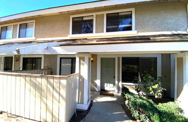 Knollwood Village Townhome in Orcutt Gallery 1