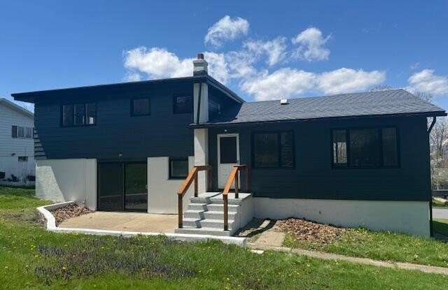 4 Leslie Drive Gallery 4