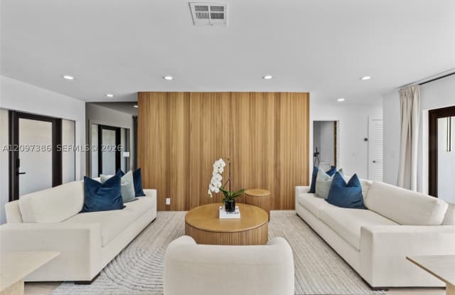 116 W 1st Ct Gallery 2