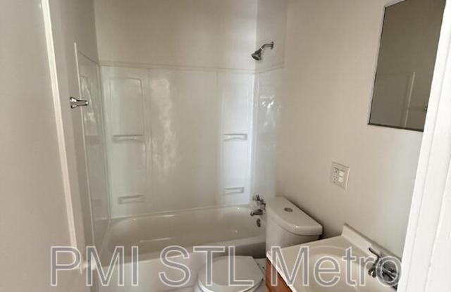 3883 Meramec Street photos photos