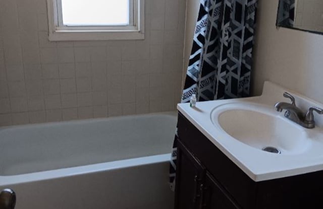 1619 Bellevue Ave FL 2 - 1619 Bellevue Avenue, Syracuse, NY 13207