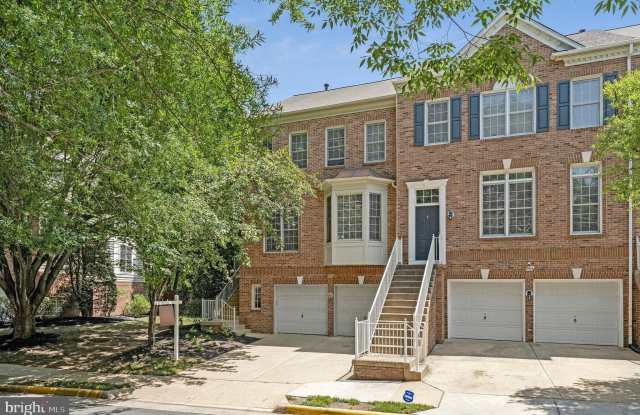 9546 LAGERSFIELD Circle Gallery 1