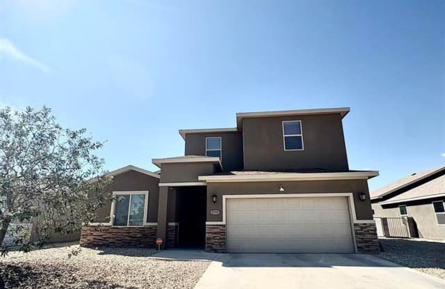 Large Newer Construction Four Bedroom Home- Move In Special! - 3709 Saguaro Drive, Eddy County, NM 88220