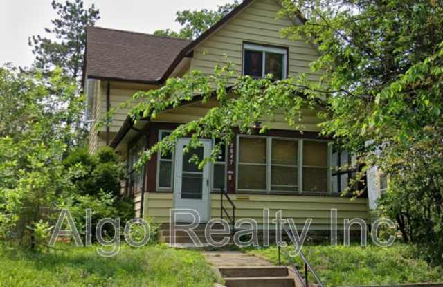 2647 Fremont Ave N photos photos