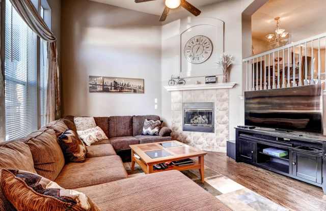 Evolve Real Estate: Stunning Townhome in the Meadows: 3 bdr + Office + Attached Garage + Front Yard! AVAILABLE JUNE 1. - 3943 Nordland Trail, Castle Rock, CO 80109