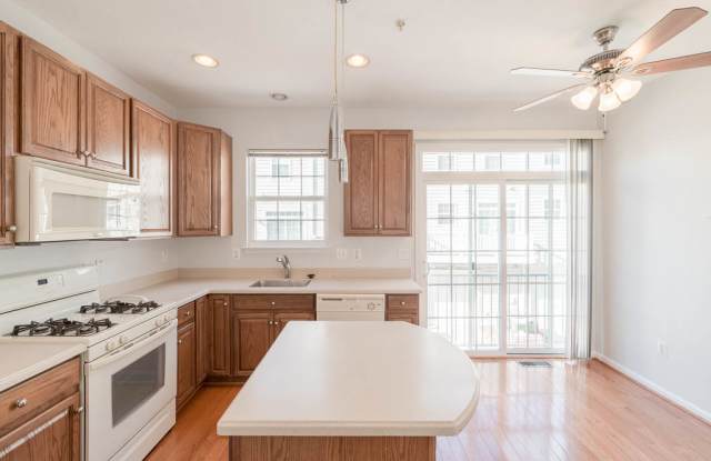 4287 S Capitol St SW - 4287 South Capitol Street Southwest, Washington, DC 20032