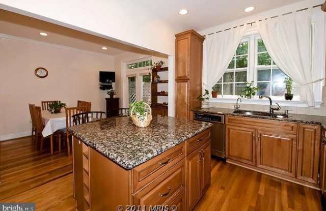 3917 IVY TERRACE CT NW Gallery 3