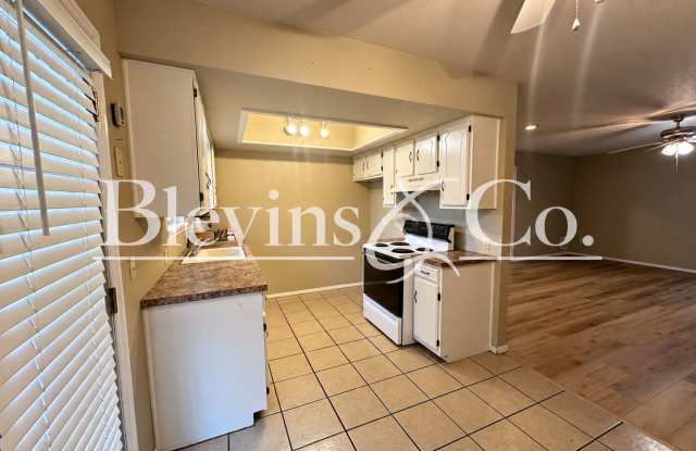 201 South Greenleaf Drive Gallery 4