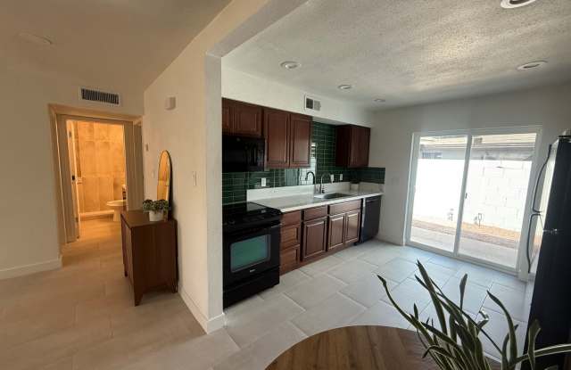 Beautiful 2 Bed/2 Bath near Old Town Scottsdale! photos photos Beautiful 2 Bed/2 Bath near Old Town Scottsdale! photos photos