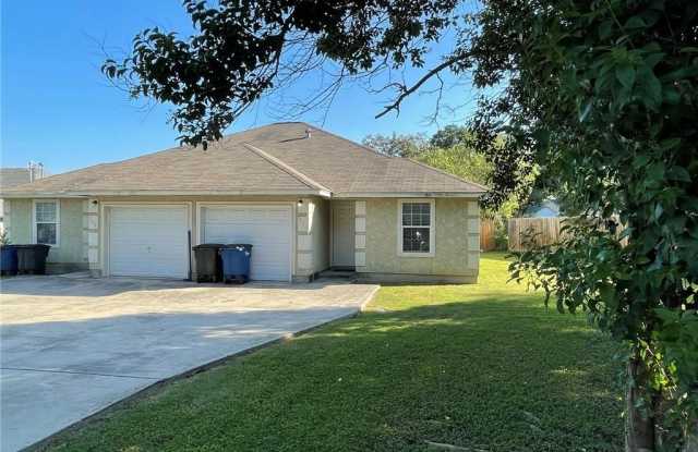 351 S Water Lane - 351 South Water Lane, New Braunfels, TX 78130