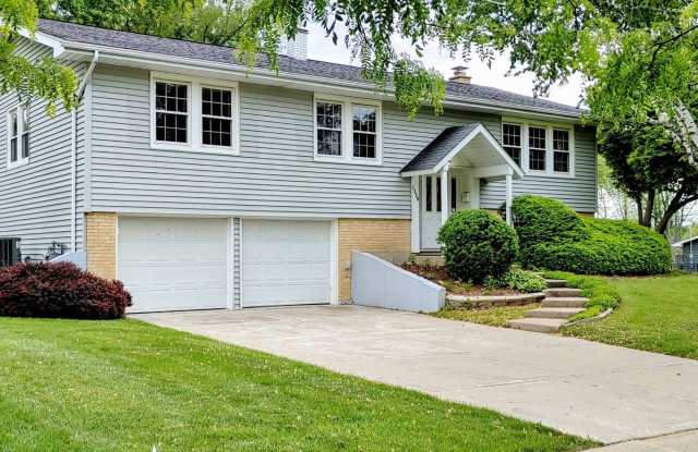 1750 Chippendale Road - 1750 Chippendale Road, Hoffman Estates, IL 60169