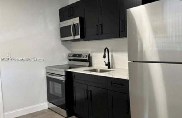 4141 SW 20th St photos photos