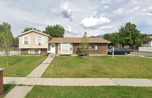 Spacious 2-Bedroom Upstairs Unit in Sandy photos photos Spacious 2-Bedroom Upstairs Unit in Sandy photos photos