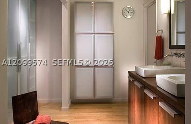 1450 Brickell Bay Dr Gallery 1