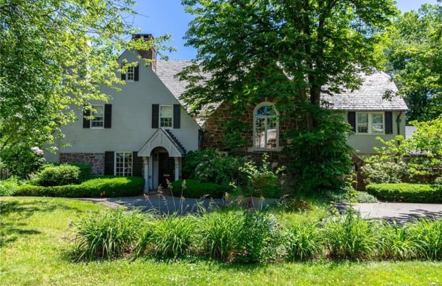 48 Ledyard Road - 48 Ledyard Road, West Hartford, CT 06117