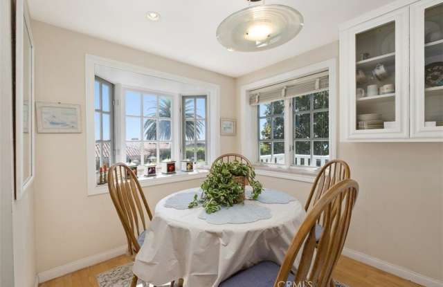 9 N Encino Gallery 4
