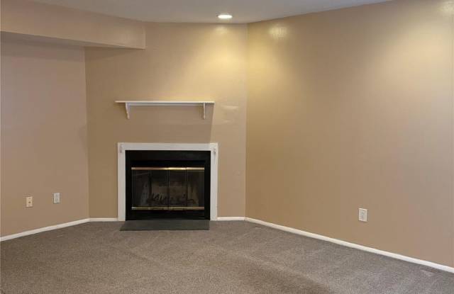 2505 Whispering Hills Gallery 4