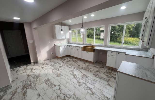 1738 Soapstone Road Gallery 4