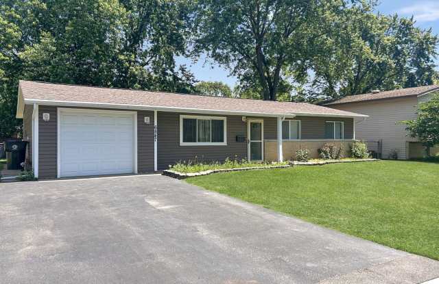 6847 Hawthorne Lane photos photos
