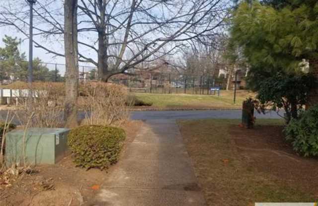 1011 Green Hollow Drive Gallery 4