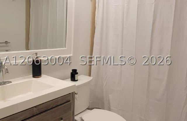 222 Oakridge N Gallery 3