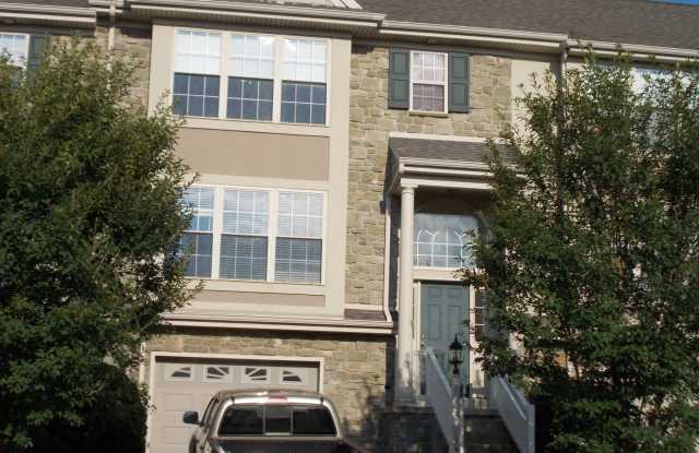 647 Royal View Drive - 647 Royal View Drive, Lancaster County, PA 17601