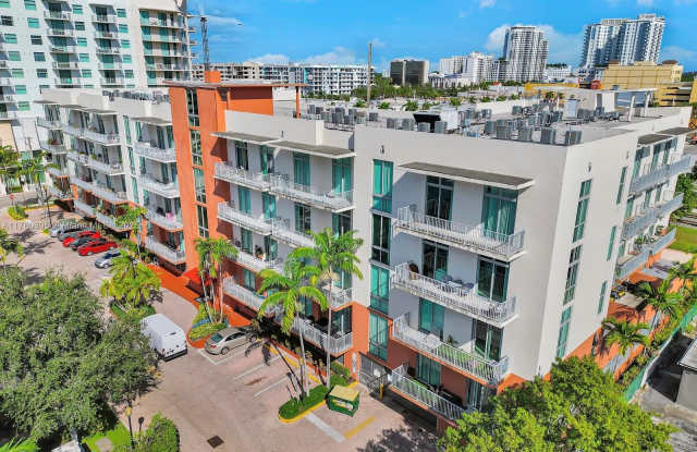 2100 Van Buren St photos photos