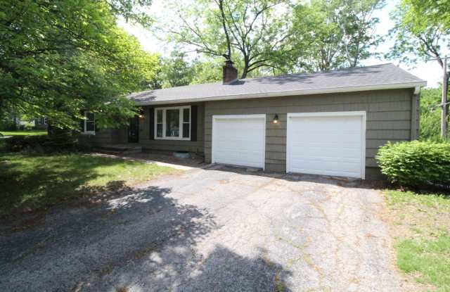 3 Bedroom 1 Bath Home In Prairie Village - 4710 Tomahawk Road, Prairie Village, KS 66208