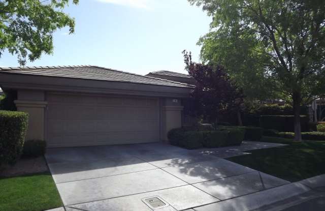 **WONDERFUL SINGLE STORY HOME IN GUARD GATED "ANTHEM COUNTRY CLUB!!" - 16 Feather Sound Drive, Henderson, NV 89052