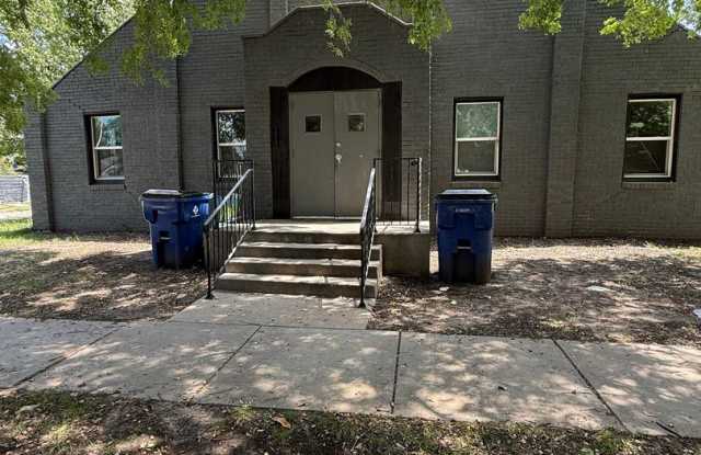 Beautiful 3 Bedroom, 2 Bathroom Quadplex Near Downtown Wichita – Modern Amenities & Pet Friendly! Gallery 3