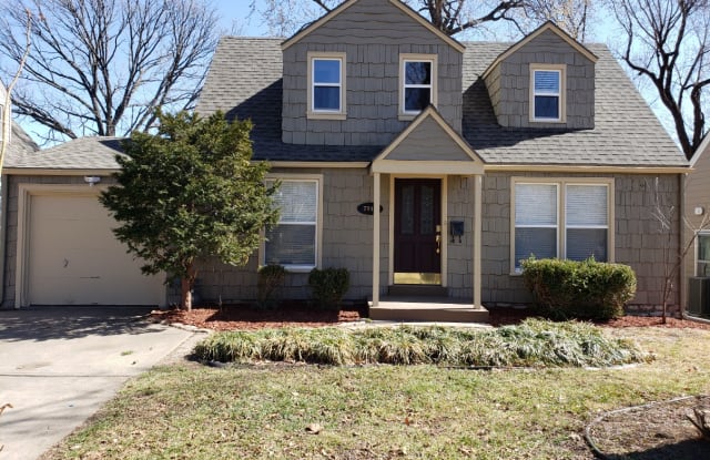 7913 Madison Ave - 7913 Madison Avenue, Kansas City, MO 64114
